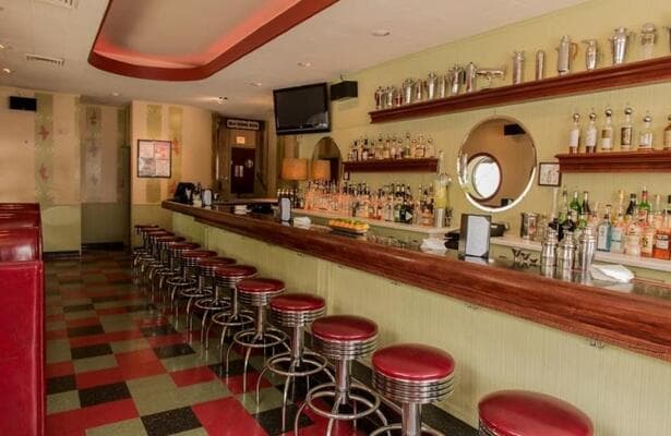 Club Lucky Bar Image